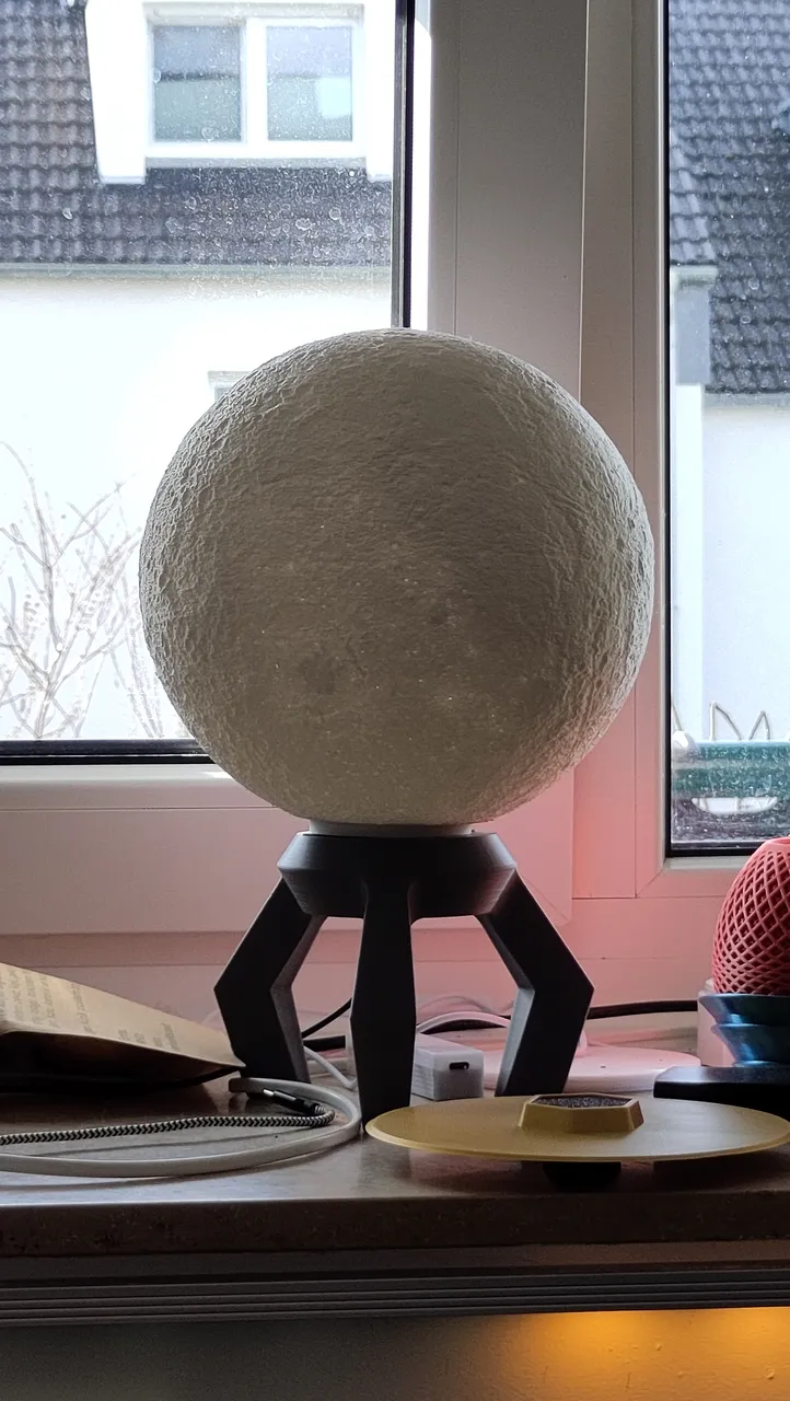 Mond Lampe