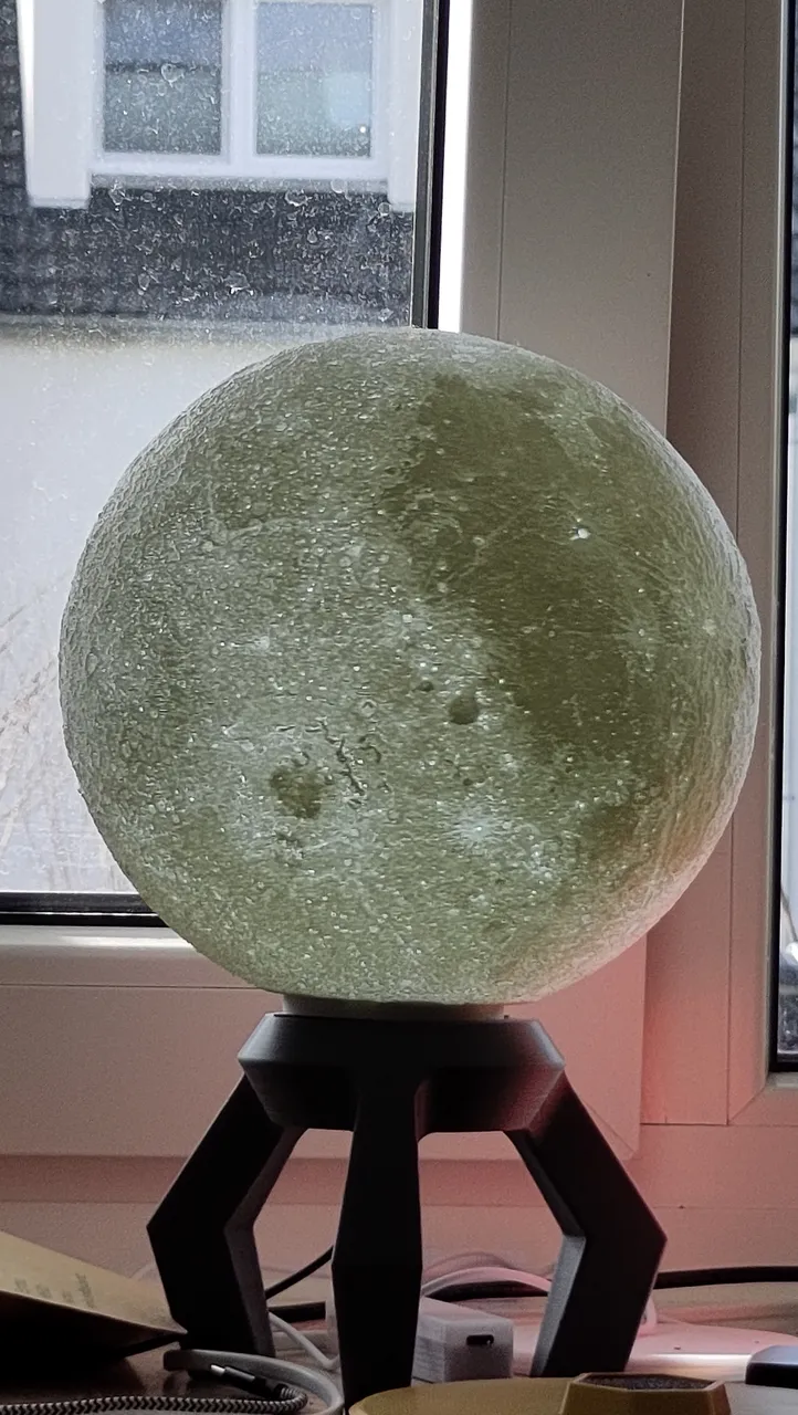 Mond Lampe Detail